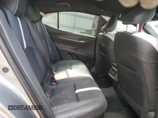 2025 Toyota Camry LE z VIN 4T1DAACK4SU588882, wystawiony jako Copart lot #52717395 z przebiegiem Nie podano mil oraz Szkoda całkowita • Salvage title. Historia ofert i sprzedaży dostępna na DreamBid. Obrazek 10.