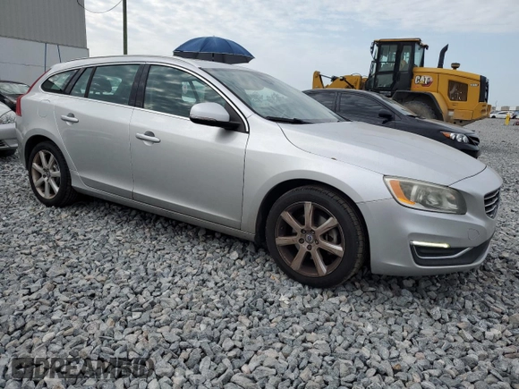 2016 Volvo V60 T5 Drive-E Premier with VIN YV140MEK5G1290897, listed as a Copart auction lot 56421405 with 165,600 mi miles and Clean Title. Bid and sale history available at DreamBid. Image 4.