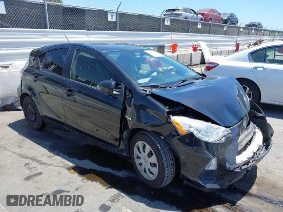 2012 Toyota Prius One z VIN JTDKDTB33C1017704, wystawiony jako IAAI lot #42227623 z przebiegiem 116 058 mil mil oraz . Historia ofert i sprzedaży dostępna na DreamBid. Obrazek 1.