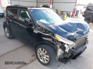 2017 Kia Soul + with VIN KNDJP3A5XH7465755, listed as a IAAI auction lot 41335721 with 179,553 mi miles. Bid and sale history available at carsss.com. Image 1.