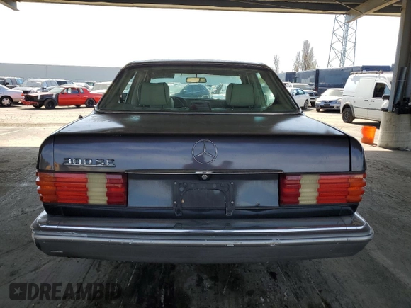 1988 Mercedes-Benz 300 with VIN WDBCA24D4JA424391, listed as a Copart auction lot 52105995 with 223,369 mi miles and Clean Title. Bid and sale history available at DreamBid. Image 6.