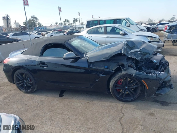 2022 BMW Z4 sDriveM40i with VIN WBAHF9C08NWX88691, listed as a IAAI auction lot 40983519 with 11,108 mi miles. Bid and sale history available at carsss.com. Image 13.