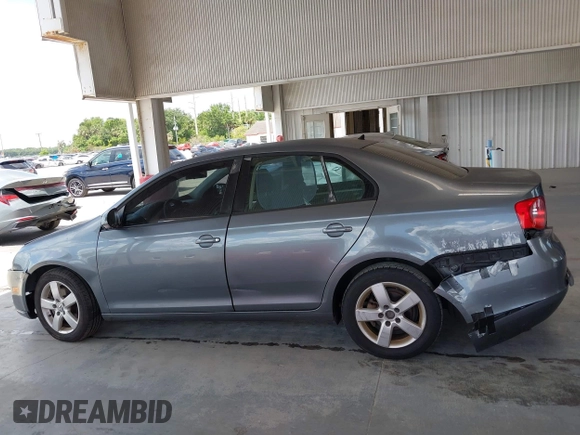2007 Volkswagen Jetta 2.5 with VIN 3VWPF71K47M071552, listed as a IAAI auction lot 42536782 with 215,782 mi miles and . Bid and sale history available at DreamBid. Image 13.