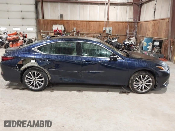 2021 Lexus ES 350 z VIN 58ADZ1B1XMU087881, wystawiony jako IAAI lot #42264527 z przebiegiem 15 273 mil mil oraz . Historia ofert i sprzedaży dostępna na DreamBid. Obrazek 13.