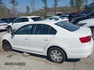2014 Volkswagen Jetta Sedan SE w/Connectivity/Sunroof PZEV with VIN 3VWD17AJ5EM240340, listed as a IAAI auction lot 41787939 with 173,643 mi miles. Bid and sale history available at carsss.com. Image 14.