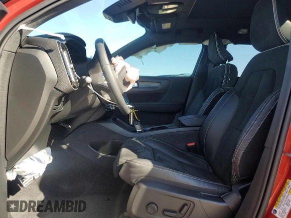 2022 Volvo XC40 Twin Plus z VIN YV4ED3URXN2691650, wystawiony jako Copart lot #43424765 z przebiegiem 47 573 mil mil oraz Szkoda całkowita • Salvage title. Historia ofert i sprzedaży dostępna na DreamBid. Obrazek 7.