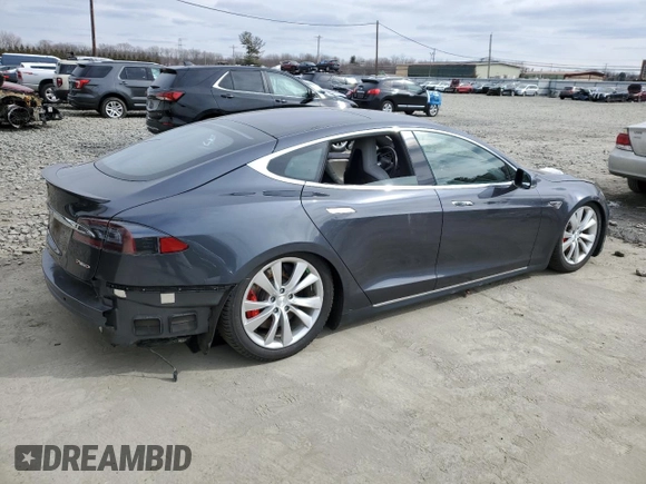 2015 Tesla Model S 85D with VIN 5YJSA1H4XFF096717, listed as a Copart auction lot 84732464 with Not Provided miles and Salvage Title. Bid and sale history available at carsss.com. Image 3.