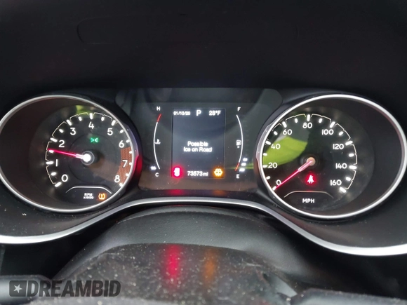2018 Jeep Compass Latitude with VIN 3C4NJDBBXJT467634, listed as a IAAI auction lot 41305065 with 73,573 mi miles. Bid and sale history available at carsss.com. Image 7.