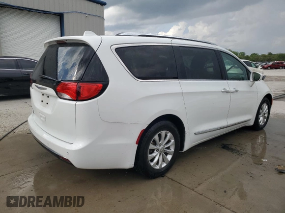 2018 Chrysler Pacifica Touring L with VIN 2C4RC1BG3JR214356, listed as a Copart auction lot 54541515 with 44,975 mi miles and Salvage Title. Bid and sale history available at DreamBid. Image 3.