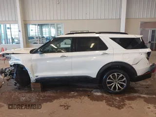 2020 Ford Explorer ST with VIN 1FM5K8GC5LGA62211, listed as a IAAI auction lot 41031980 with 94,624 mi miles. Bid and sale history available at carsss.com. Image 14.