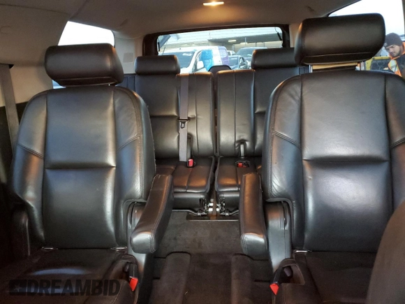 2010 Cadillac Escalade ESV Luxury z VIN 1GYUKHEF8AR102189, wystawiony jako Copart lot #82428034 z przebiegiem 163 848 mil mil oraz Szkoda całkowita • Salvage title. Historia ofert i sprzedaży dostępna na DreamBid. Obrazek 10.