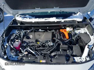 2024 Toyota RAV4 XSE z VIN JTMFB3FV9RD202172, wystawiony jako IAAI lot #41589995 z przebiegiem 6 016 mil mil oraz . Historia ofert i sprzedaży dostępna na DreamBid. Obrazek 10.