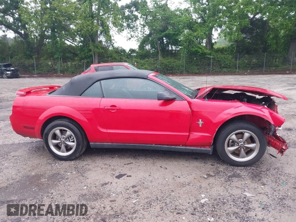 2006 Ford Mustang Standard with VIN 1ZVFT84N765107125, listed as a IAAI auction lot 42200660 with 164,920 mi miles and . Bid and sale history available at DreamBid. Image 14.
