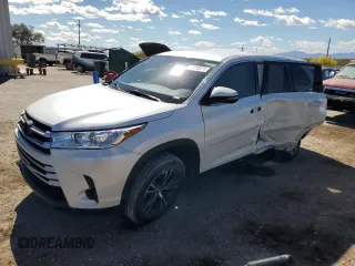 2019 Toyota Highlander LE z VIN 5TDZZRFH5KS324236, wystawiony jako Copart lot #53174375 z przebiegiem 68 809 mil mil oraz Szkoda całkowita • Salvage title. Historia ofert i sprzedaży dostępna na DreamBid. Obrazek 1.