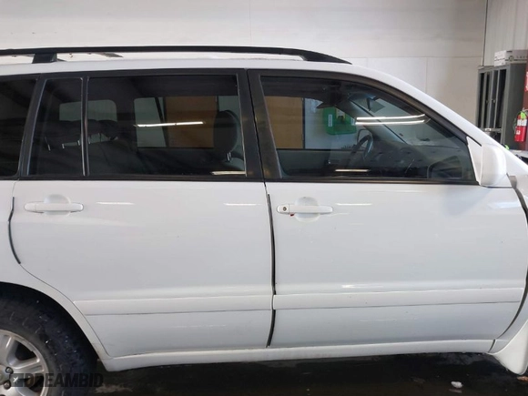 2001 Toyota Highlander with VIN JTEGF21AX10022116, listed as a IAAI auction lot 41604066 with 119,033 mi miles. Bid and sale history available at carsss.com. Image 13.