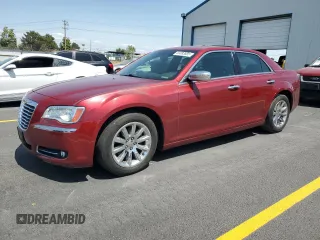 2012 Chrysler 300 Limited z VIN 2C3CCACG6CH249054, wystawiony jako Copart lot #59383885 z przebiegiem 133 691 mil mil oraz Czysty tytuł • Clean title. Historia ofert i sprzedaży dostępna na DreamBid. Obrazek 1.