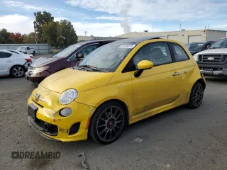 2017 FIAT 500 Abarth z VIN 3C3CFFFH3HT675355, wystawiony jako Copart lot #81145414 z przebiegiem 45 491 mil mil oraz Szkody całkowita. Historia ofert i sprzedaży dostępna na DreamBid. Obrazek 1.