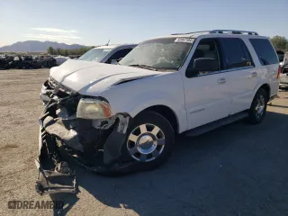 2005 Lincoln Navigator Luxury with VIN 5LMFU28575LJ13839, listed as a Copart auction lot 60967184 with 161,320 mi miles and Salvage Title. Bid and sale history available at carsss.com. Image 1.