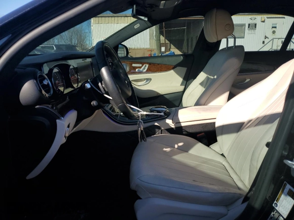 2017 Mercedes-Benz E 300 Luxury with VIN WDDZF4KB9HA013675, listed as a Copart auction lot 89335225 with 69,128 mi miles and Salvage title. Bid and sale history available at DreamBid. Image 7.