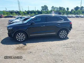 2019 Lincoln MKC Reserve with VIN 5LMTJ3DH1KUL09136, listed as a IAAI auction lot 39771852 with 72,145 mi miles and . Bid and sale history available at carsss.com. Image 14.