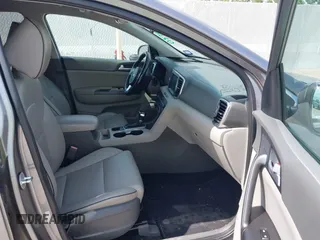 2017 Kia Sportage EX with VIN KNDPN3AC7H7083648, listed as a IAAI auction lot 42464382 with 200,167 mi miles and . Bid and sale history available at DreamBid. Image 5.