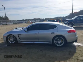 2015 Porsche Panamera 4S z VIN WP0AB2A70FL050779, wystawiony jako IAAI lot #40977292 z przebiegiem 78 574 mil mil oraz . Historia ofert i sprzedaży dostępna na DreamBid. Obrazek 14.