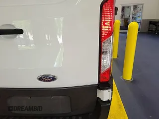 2019 Ford Transit с VIN 1FTYR1YG4KKA38015, выставлен на аукционе IAAI как лот 42723323 с пробегом 117 119 миль миль и . История ставок и продаж доступна на DreamBid. Изображение 1.