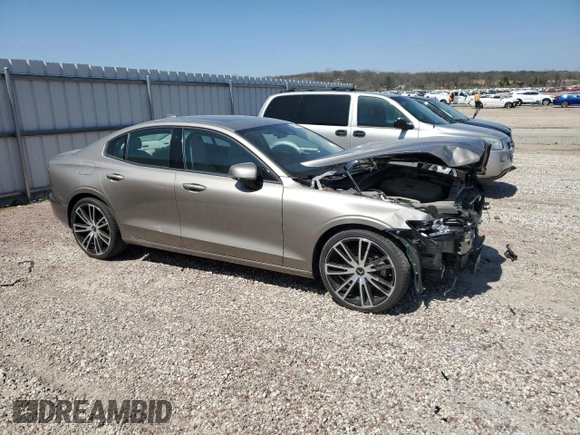 2020 Volvo S60 Momentum with VIN 7JR102FK6LG064744, listed as a Copart auction lot 51280685 with 39,416 mi miles and Clean Title. Bid and sale history available at carsss.com. Image 4.