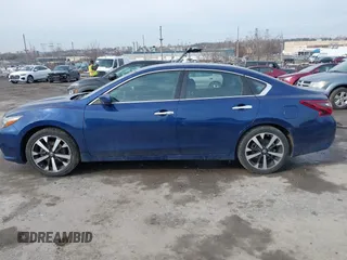 2018 Nissan Altima 2.5 SR with VIN 1N4AL3AP3JC101421, listed as a IAAI auction lot 41482620 with 101,431 mi miles. Bid and sale history available at carsss.com. Image 14.