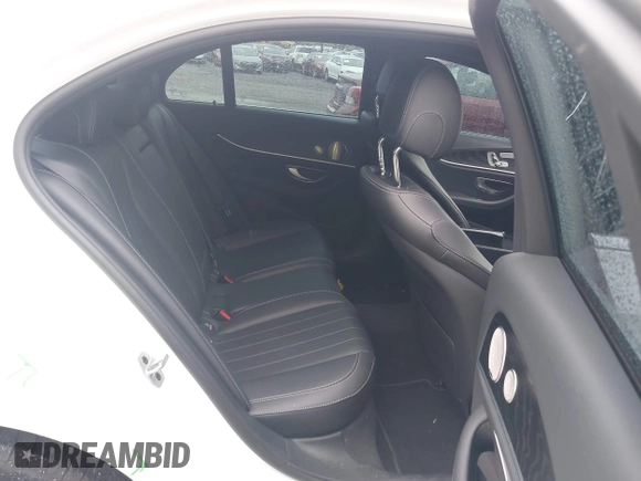 2023 Mercedes-Benz E 350 z VIN W1KZF8EB6PB119187, wystawiony jako IAAI lot #42179987 z przebiegiem 42 813 mil mil oraz . Historia ofert i sprzedaży dostępna na DreamBid. Obrazek 8.