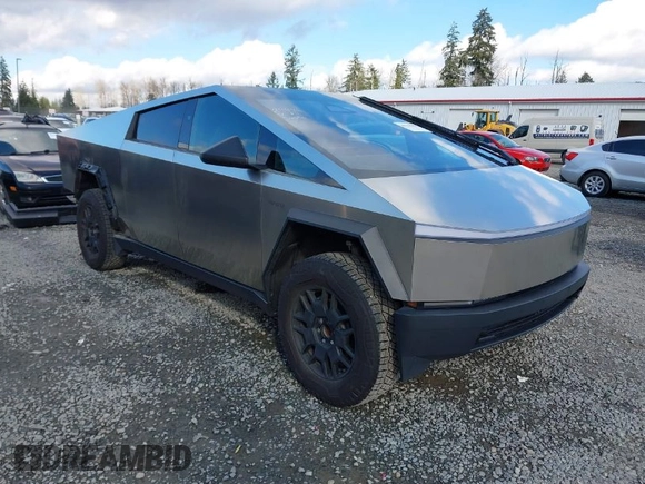 2024 Tesla Cybertruck with VIN 7G2CEHED8RA015749, listed as a IAAI auction lot 41731902 with 13,822 mi miles. Bid and sale history available at carsss.com. Image 1.