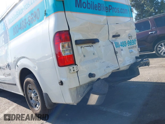 2013 Nissan NV SV с VIN 1N6AF0LY0DN108144, выставлен на аукционе IAAI как лот 42701590 с пробегом 180 895 миль миль и . История ставок и продаж доступна на DreamBid. Изображение 17.