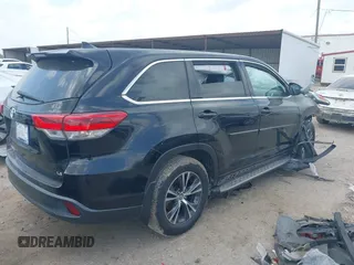 2018 Toyota Highlander LE with VIN 5TDZZRFH5JS283413, listed as a IAAI auction lot 42137612 with 127,889 mi miles and . Bid and sale history available at DreamBid. Image 4.