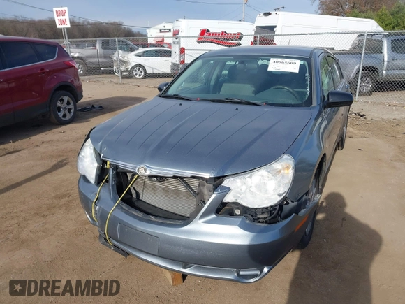 2008 Chrysler Sebring LX z VIN 1C3LC46K38N156346, wystawiony jako IAAI lot #40965609 z przebiegiem Nie podano mil oraz . Historia ofert i sprzedaży dostępna na DreamBid. Obrazek 18.
