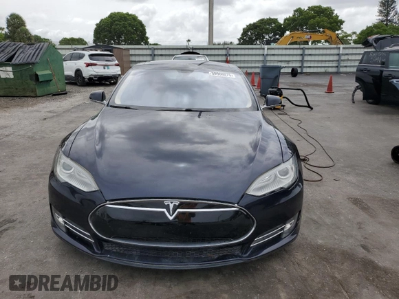 2014 Tesla Model S 60 with VIN 5YJSA1H16EFP51363, listed as a Copart auction lot 59960075 with 106,338 mi miles and Clean title. Bid and sale history available at DreamBid. Image 5.