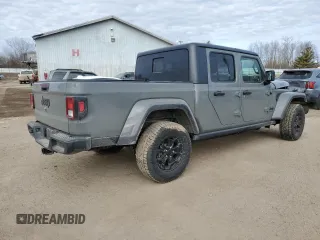 2023 Jeep Gladiator Willys z VIN 1C6HJTAG0PL507803, wystawiony jako Copart lot #48526875 z przebiegiem 51 811 mil mil oraz Czysty tytuł • Clean title. Historia ofert i sprzedaży dostępna na DreamBid. Obrazek 3.