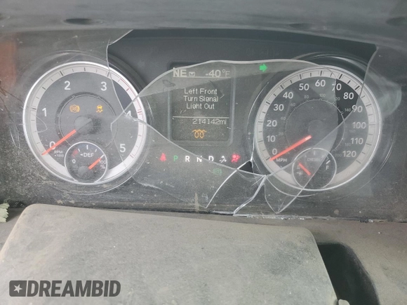 2018 Ram 2500 Tradesman z VIN 3C6UR5CL5JG404457, wystawiony jako Copart lot #75418804 z przebiegiem 214 142 mil mil oraz Szkoda całkowita • Salvage title. Historia ofert i sprzedaży dostępna na DreamBid. Obrazek 9.
