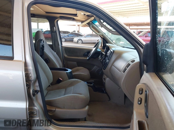 2001 Ford Escape XLT with VIN 1FMYU04181KC22183, listed as a IAAI auction lot 42069247 with 227,177 mi miles and . Bid and sale history available at DreamBid. Image 5.