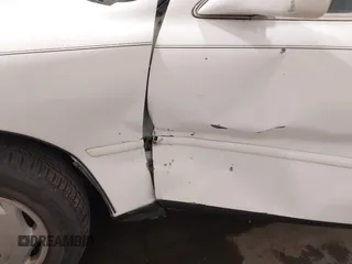 1995 Toyota Camry LE z VIN JT2SK12E8S0299203, wystawiony jako IAAI lot #39607993 z przebiegiem 193 374 mil mil oraz . Historia ofert i sprzedaży dostępna na DreamBid. Obrazek 6.