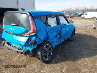 2024 Kia Soul EX with VIN KNDJ33AU7R7231321, listed as a IAAI auction lot 41711035 with 7,656 mi miles. Bid and sale history available at carsss.com. Image 4.