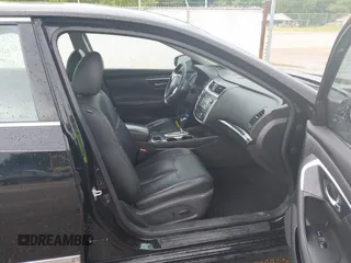 2017 Nissan Altima SR z VIN 1N4AL3AP4HC489298, wystawiony jako IAAI lot #42140956 z przebiegiem 96 126 mil mil oraz . Historia ofert i sprzedaży dostępna na DreamBid. Obrazek 5.