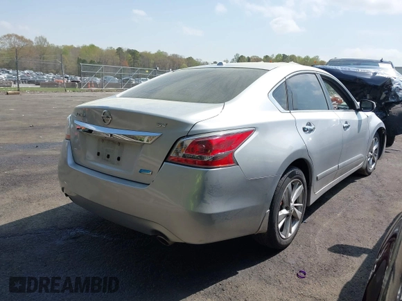 2014 Nissan Altima 2.5 S with VIN 1N4AL3AP1EC418216, listed as a IAAI auction lot 41935561 with 124,488 mi miles. Bid and sale history available at carsss.com. Image 4.