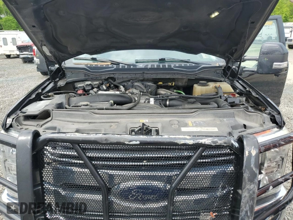 2019 Ford F-350 XL z VIN 1FT8W3DT0KEG02877, wystawiony jako Copart lot #56856905 z przebiegiem 215 078 mil mil oraz Szkoda całkowita • Salvage title. Historia ofert i sprzedaży dostępna na DreamBid. Obrazek 11.