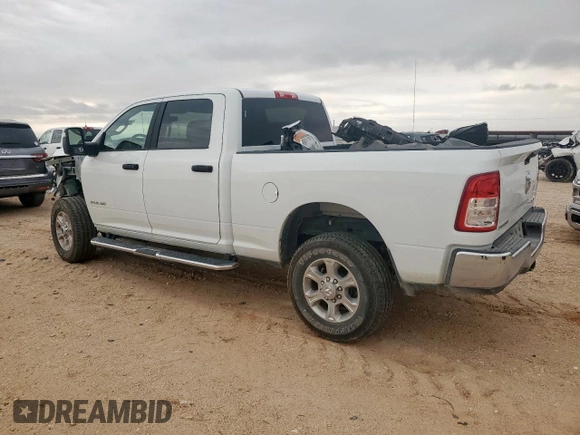 2024 Ram 2500 Big Horn z VIN 3C6UR5DL5RG233994, wystawiony jako Copart lot #59522945 z przebiegiem 21 239 mil mil oraz Szkoda całkowita • Salvage title. Historia ofert i sprzedaży dostępna na DreamBid. Obrazek 2.