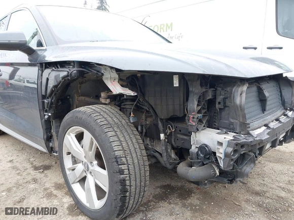 2018 Audi Q5 Premium Plus with VIN WA1BNAFY5J2204368, listed as a IAAI auction lot 41825353 with 44,479 mi miles. Bid and sale history available at carsss.com. Image 6.