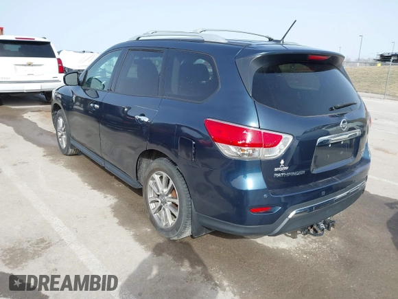 2015 Nissan Pathfinder Platinum with VIN 5N1AR2MM3FC688114, listed as a IAAI auction lot 41728757 with 102,925 mi miles and . Bid and sale history available at DreamBid. Image 3.