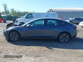 2023 Tesla Model 3 z VIN 5YJ3E1EA2PF492659, wystawiony jako IAAI lot #42284833 z przebiegiem 41 205 mil mil oraz . Historia ofert i sprzedaży dostępna na DreamBid. Obrazek 14.