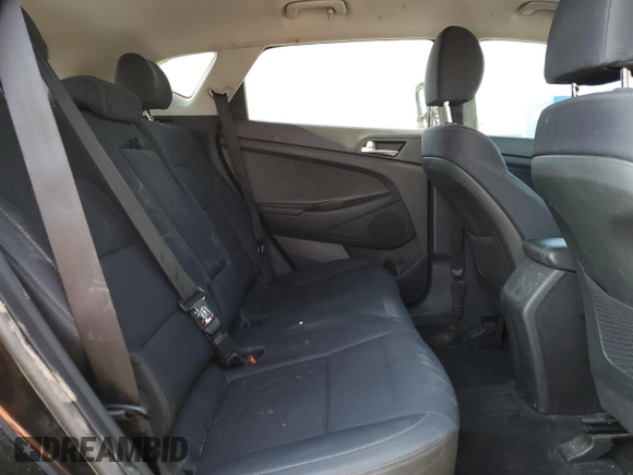 2020 Hyundai Tucson SE z VIN KM8J23A43LU250469, wystawiony jako Copart lot #56179735 z przebiegiem 113 473 mil mil oraz Czysty tytuł • Clean title. Historia ofert i sprzedaży dostępna na DreamBid. Obrazek 11.
