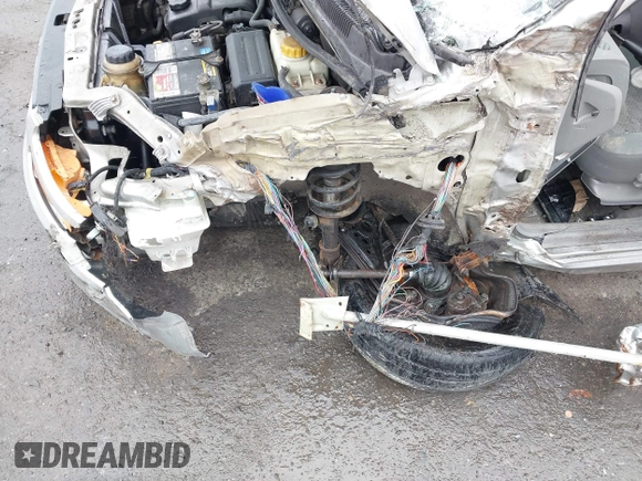 2005 Chevrolet Aveo LS with VIN KL1TD526X5B324267, listed as a IAAI auction lot 41947906 with 180,204 mi miles and . Bid and sale history available at DreamBid. Image 6.