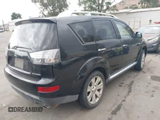2008 Mitsubishi Outlander SE z VIN JA4LS31W28Z013040, wystawiony jako IAAI lot #42422285 z przebiegiem 155 225 mil mil oraz . Historia ofert i sprzedaży dostępna na DreamBid. Obrazek 4.